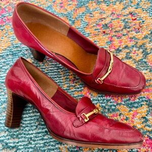 Unique Vintage Burgundy Heels With Gold Hardware | Size 8.5